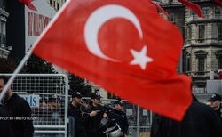 hrrrrr-11151-12_250x154_crop_478b24840a