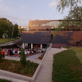 nbu-radiotelevizionen-centyr_280x280_crop_478b24840a