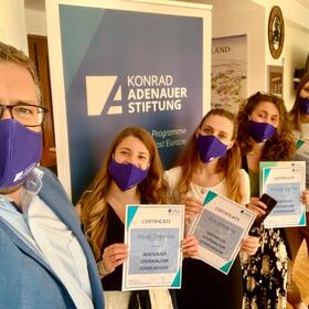 ad-02_280x280_crop_478b24840a