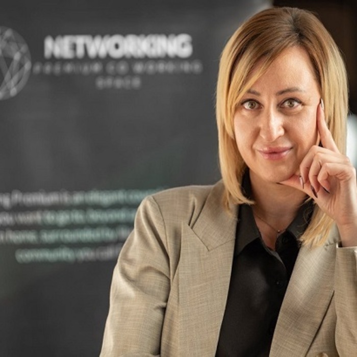 014-kristelina-staikova-investor-bg_700x700_crop_478b24840a