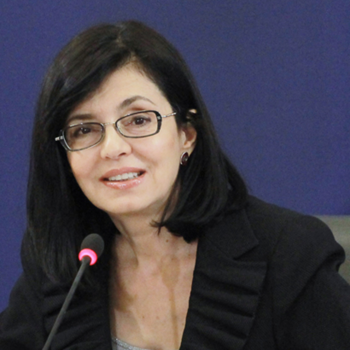 photo-4_700x700_crop_478b24840a