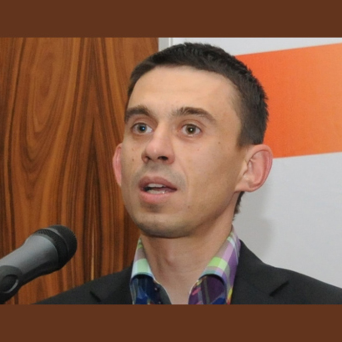 aleksandur-hristov_700x700_crop_478b24840a