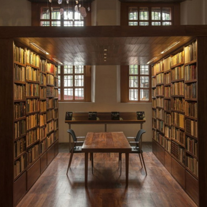 bibliotekata_700x700_crop_478b24840a