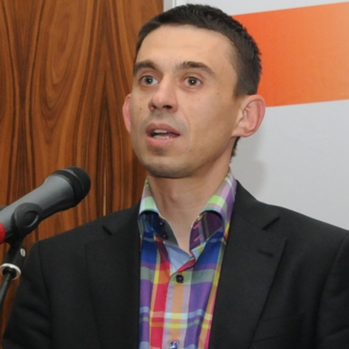 aleksandur-hristov-prnew-info_700x700_crop_478b24840a