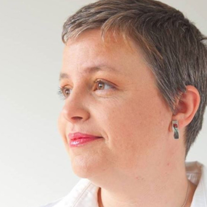 justine-toms-radio-svobodna-evropa_700x700_crop_478b24840a