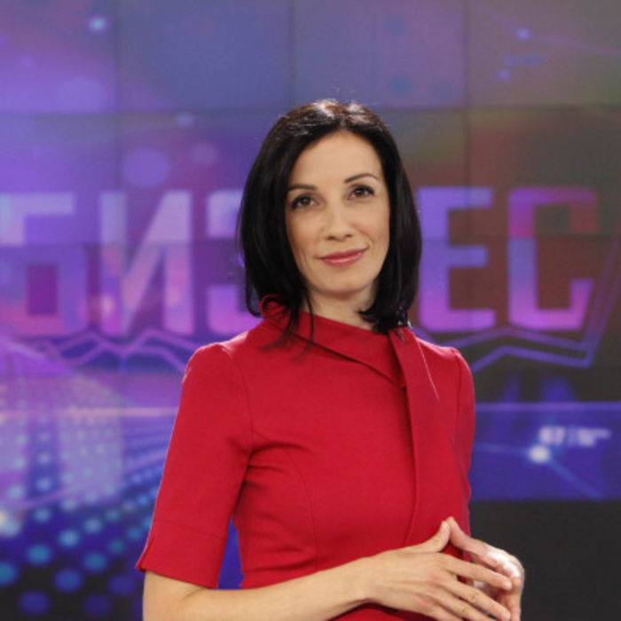 tanya-ktusterva-money-bg_700x700_crop_478b24840a