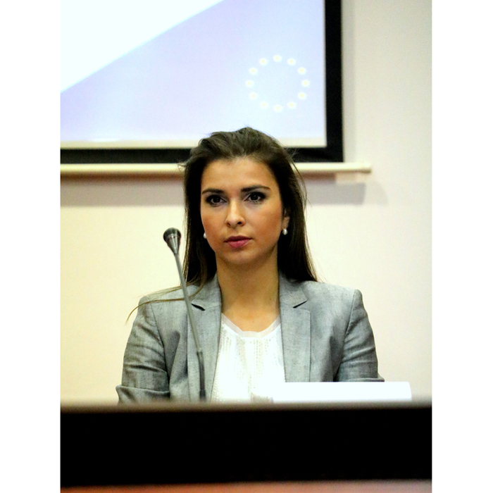 mila-milenovajpg_700x700_crop_478b24840a