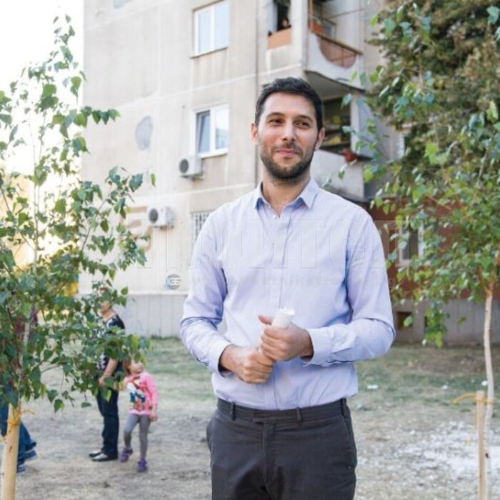 lubo-georgiev_700x700_crop_478b24840a