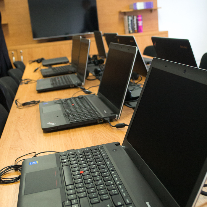 dsc-0100_700x700_crop_478b24840a